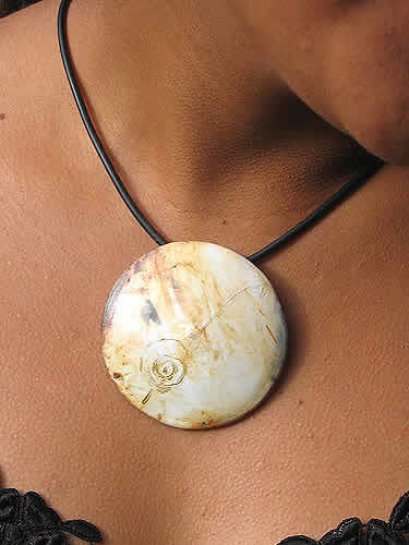 Pendentif en terre